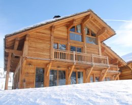 CHALET DE CARACTERE, PIEDS DES PISTES,  8 PERS MAX