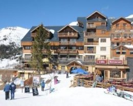 APPARTEMENT 8/10 personnes LE GRENIER,  Saint François Longchamp SKIS AUX PIEDS