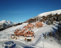 LA PETITE BULETTE 5* /140M2 / 11 pers / 4 chambres et 4 sdb/ au pied des pistes