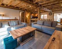 Chalet montagnard rénové avec jacuzzi 4* 15 Personnes