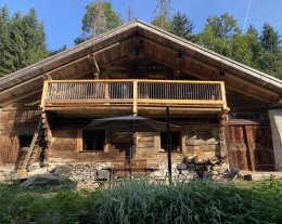 Chalet ferme d'alpage de 1840 - 10 couchages - 2 km des "Portes du Mont-Blanc" et départ de 20 chemins de randonnées 