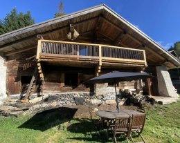 Chalet ferme d'alpage de 1840 - 10 couchages - 2 km des "Portes du Mont-Blanc" et départ de 20 chemins de randonnées 