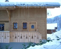 Chalet de grand standing 5 étoiles, 8 chambres, 8 salles d'eau, sauna, véritable babyfoot de café, au pied des pistes