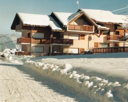 Résidence Le Chevreuil, sur les pistes et au coeur du village.