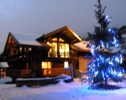 CHALET ROCHE ALPINE AU PIED DES REMONTÉES MÉCANIQUES