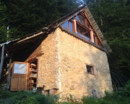 Lov'In'Grange, cabane de trappeur dans les Pyrénées