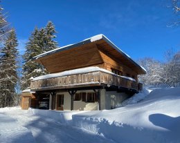 CHALET COSY  SUR LES PISTES (135 m2) Au calme dans un écrin de verdure- Classé 4 ****