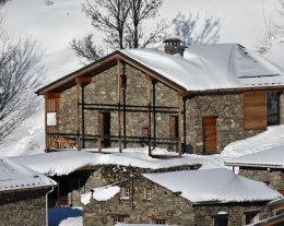 Sur les pistes, le "1898", chalet 4* dans un hameau