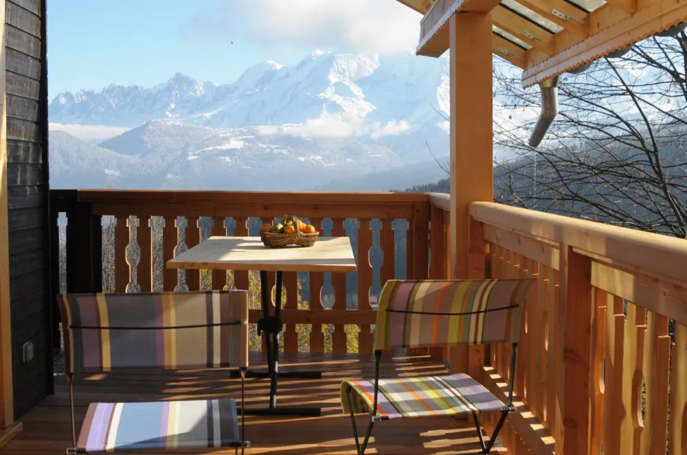 Une vue imprenable sur toute la chaine du Mont Blanc ! Un des plus beaux panaroramas des Alpes Françaises