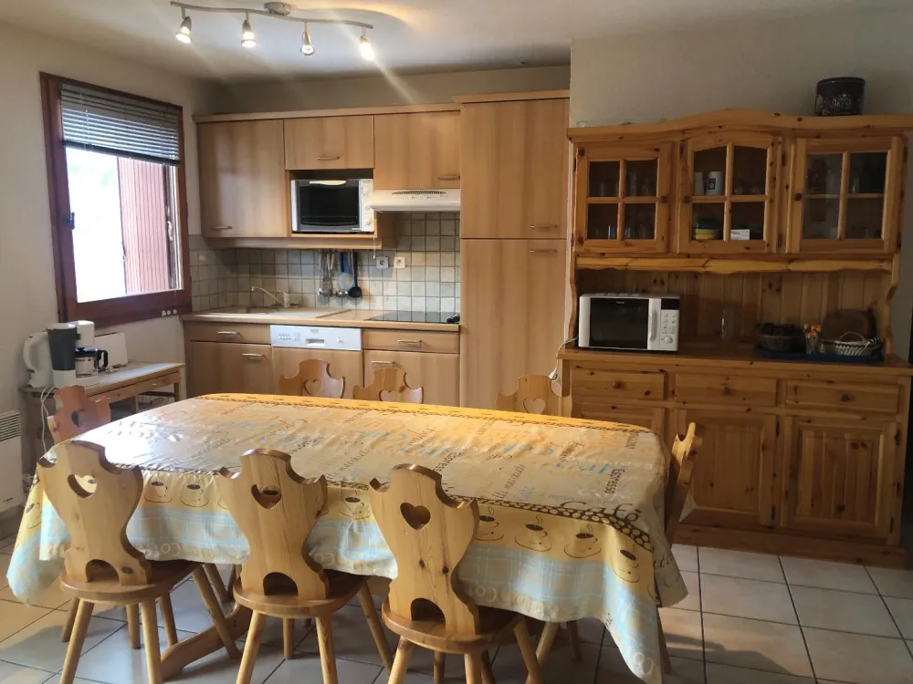 Ref. seite - sur les hauteurs de chantemerle au calme avec 3 chambres
