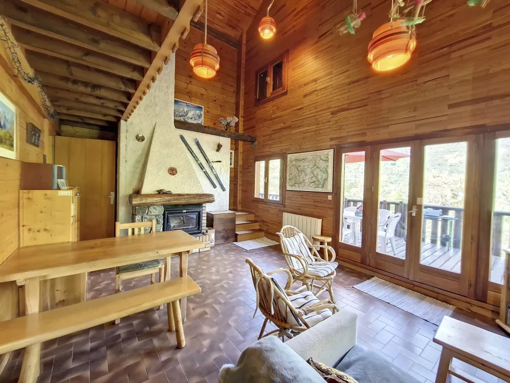 Chal manou - vallouise- la casse : chaleureux chalet "rétro"