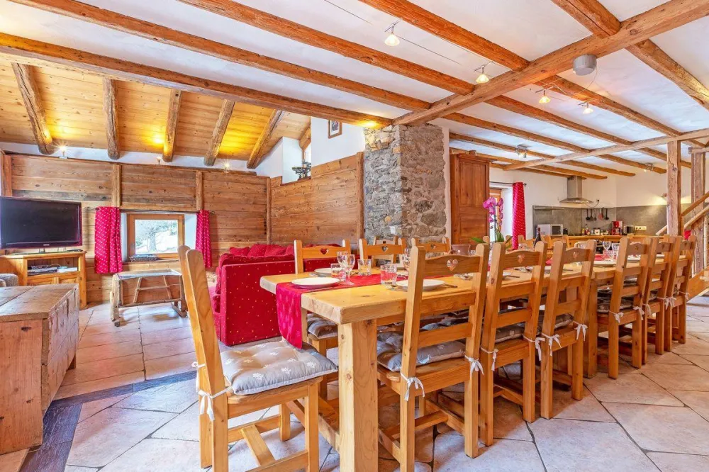Chalet Honoré - coin repas