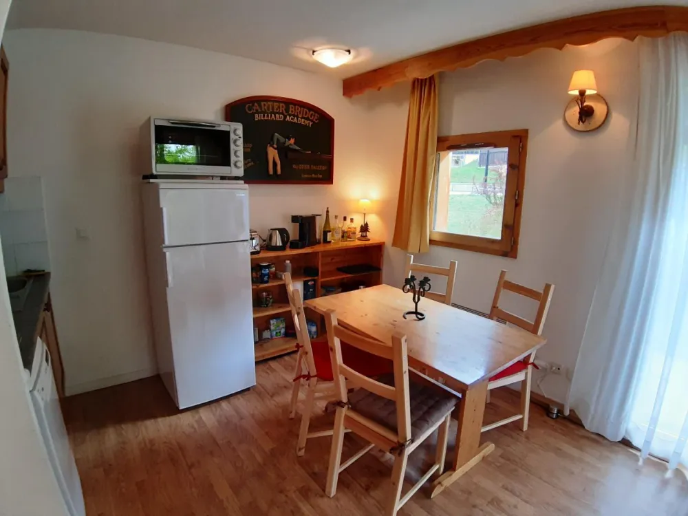 Les chalets de la vanoise n°002 avec terrasse-jardin, 32 m2,  2*,  à 250m des pistes et commerces