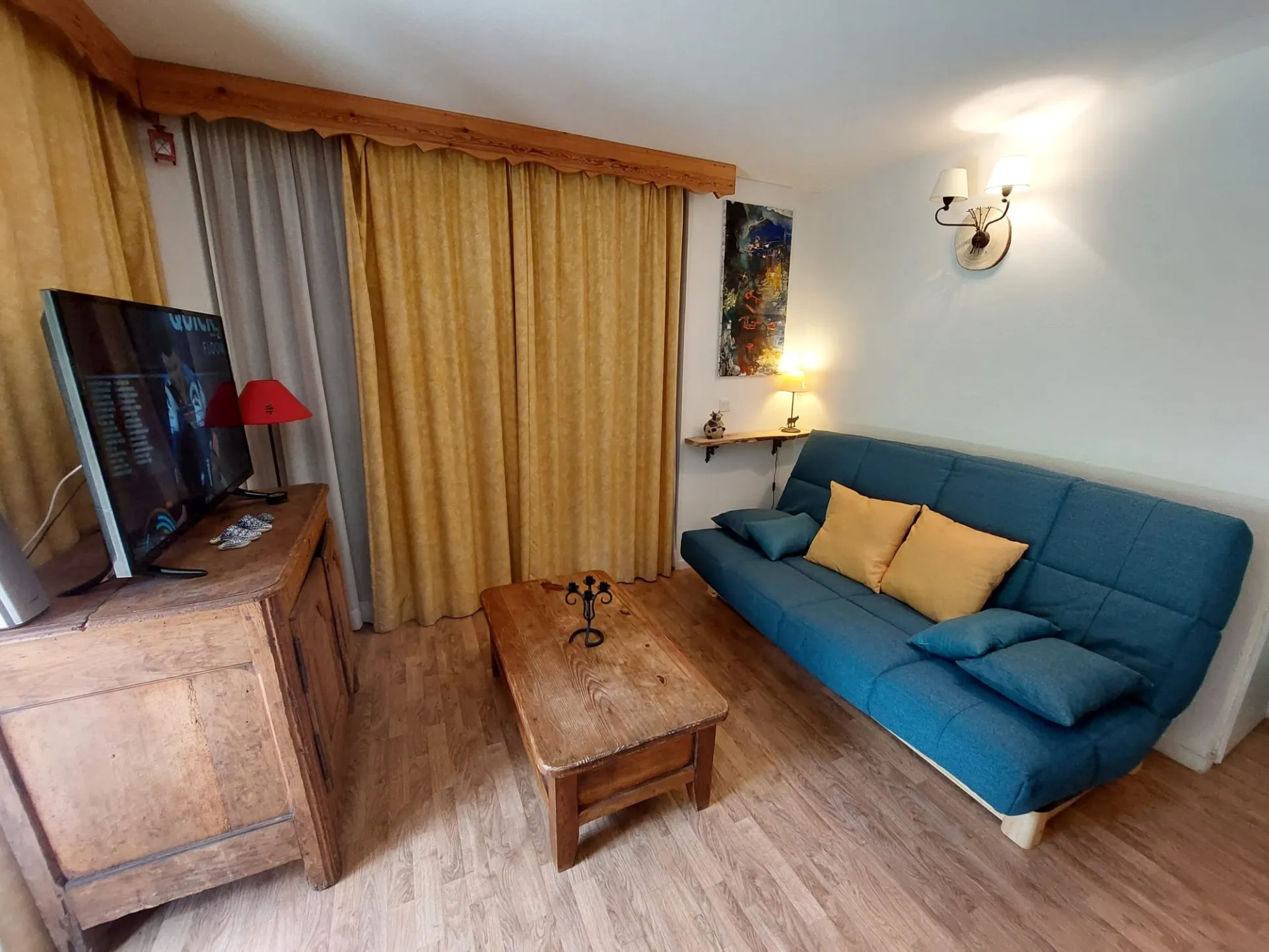 Les chalets de la vanoise n°002 avec terrasse-jardin, 32 m2,  2*,  à 250m des pistes et commerces