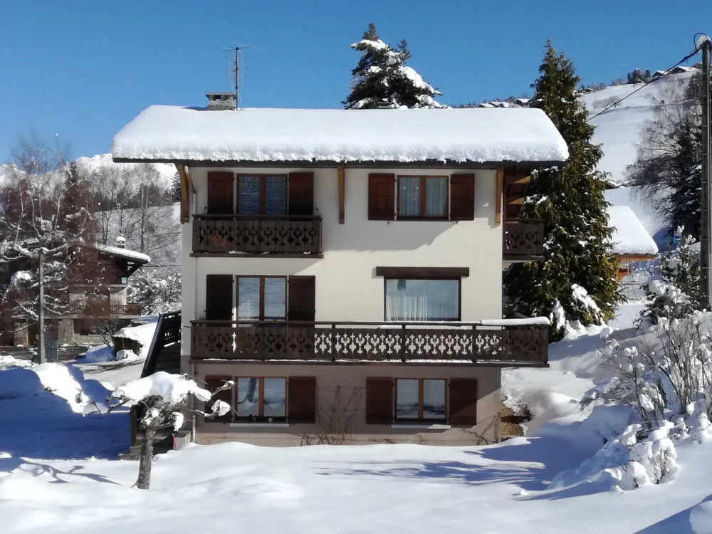 Appartement situé au 2ème étage du chalet avec un second balcon accessible depuis la cuisine