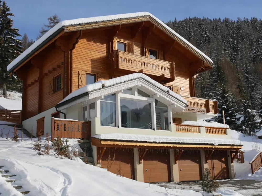 Chalet savoyard cosy • ski, jacuzzi & parkings ****
