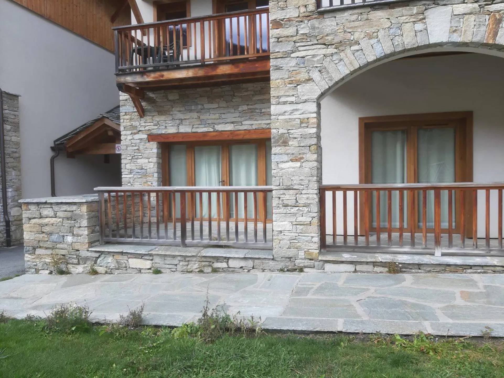 Appartement 4-6p un vrai pied de piste hiver et pleine verdure l'été