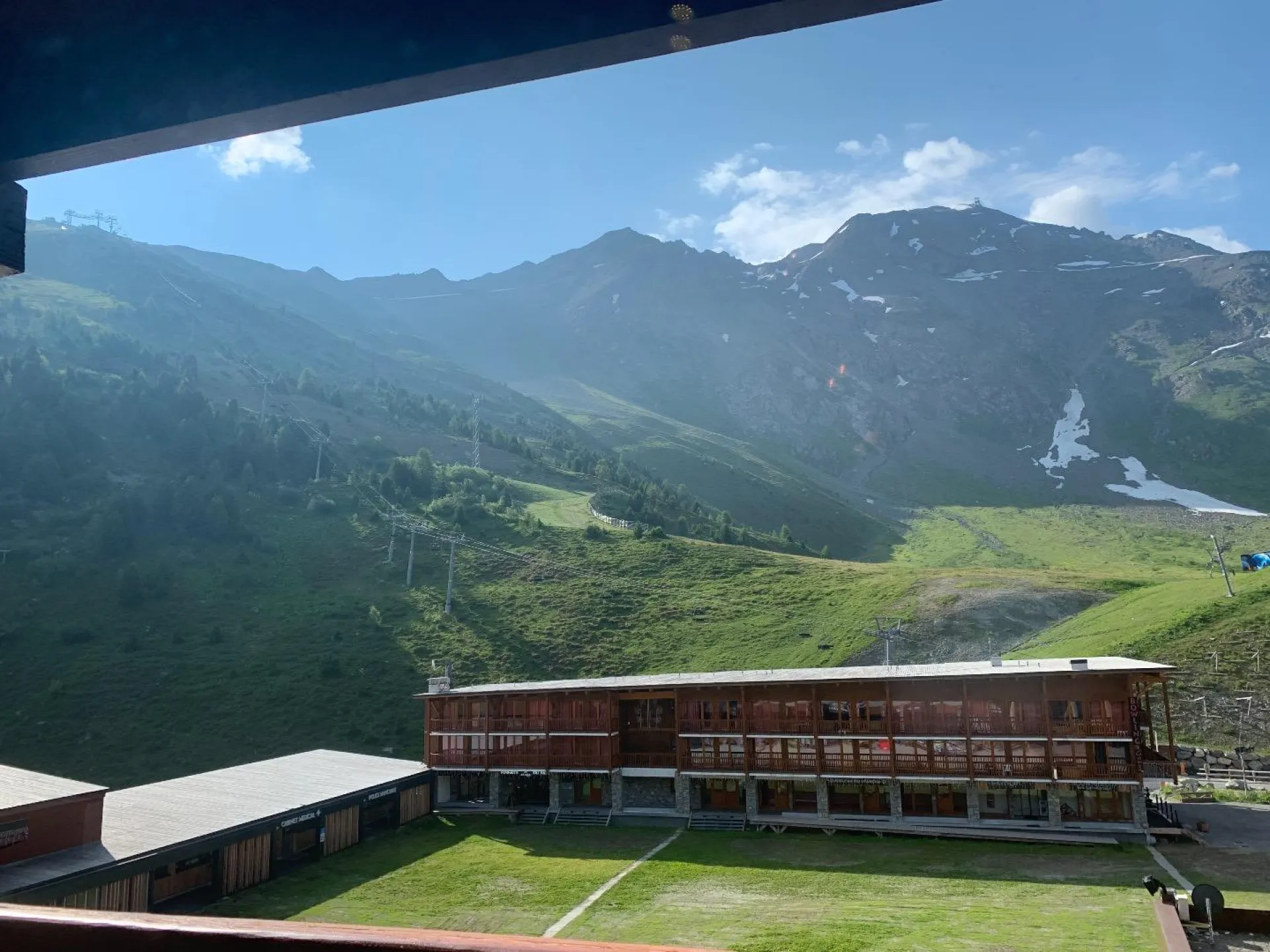 Les arcs 2000 - 5 personnes - au pied des pistes et au coeur de la station