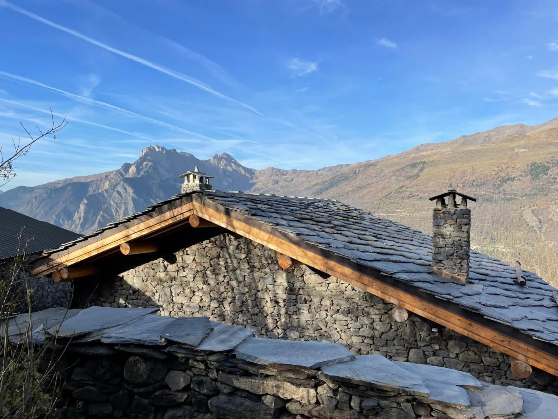 Chalet pierre et lauzes