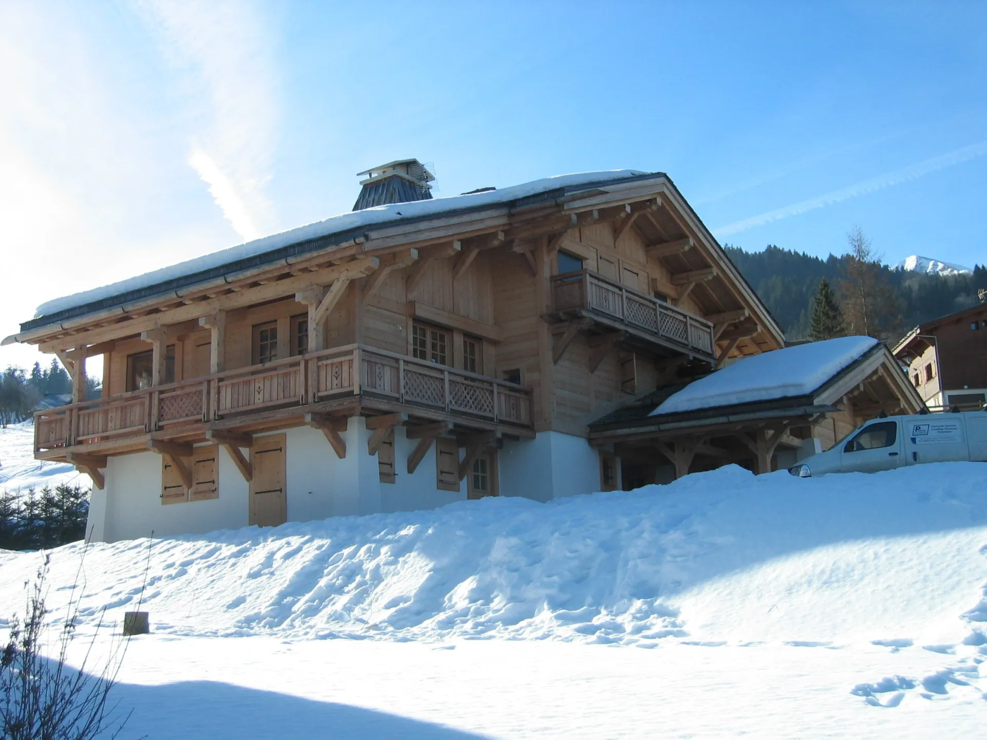 L'appartement est en rez de chaussée du chalet accessible du parking sans marche