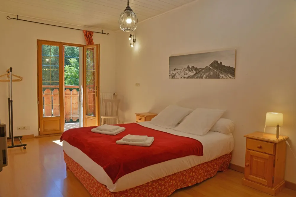 Chambre 1 : 1 lit 2 places de 140x190 cm