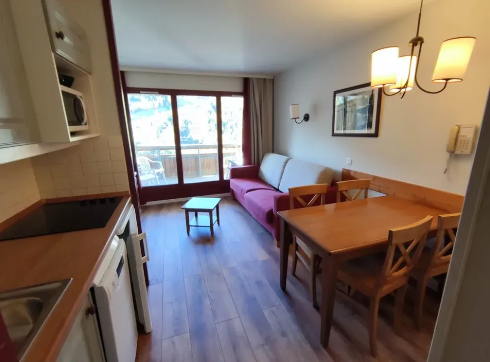 Appartement lumineux vue dégagée montagne