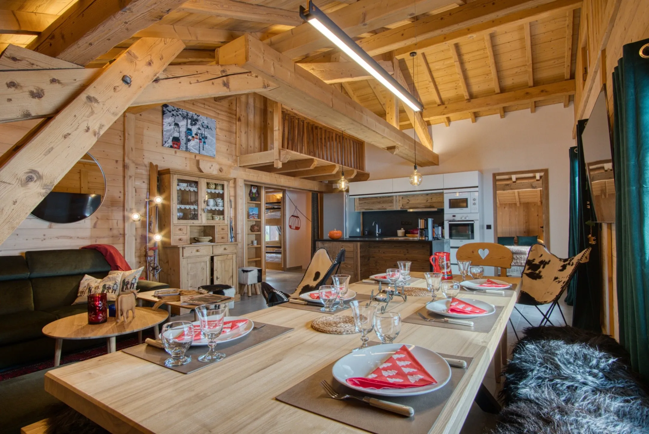 Coin séjour & sa cuisine îlot 