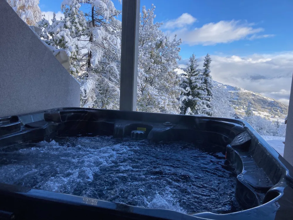 Chalet neuf face aux pistes, spa , 7chambres, 7sdb, espace détente
