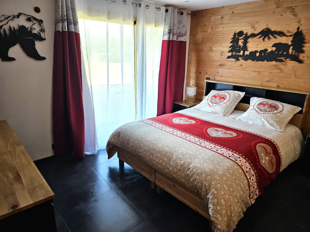 Chambre Parental avec salle de Bain privative (lit 160cm)