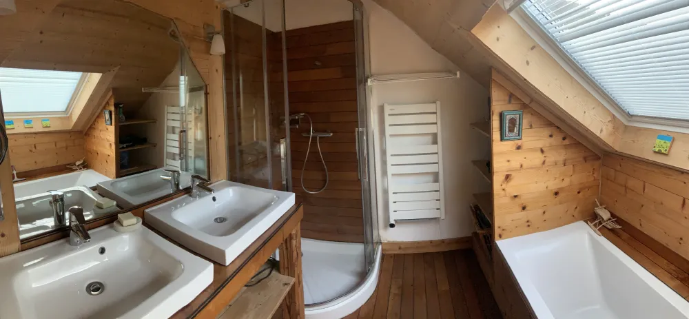 Salle de bain au rez de chaussée