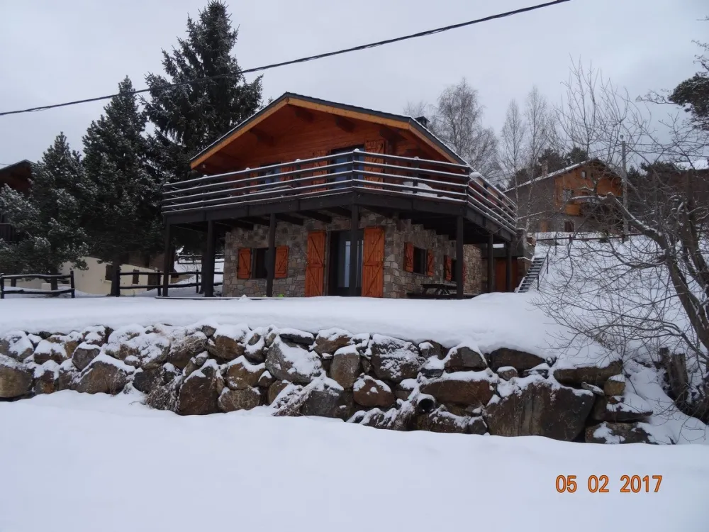 Chalet à eyne 66800 face à font romeu