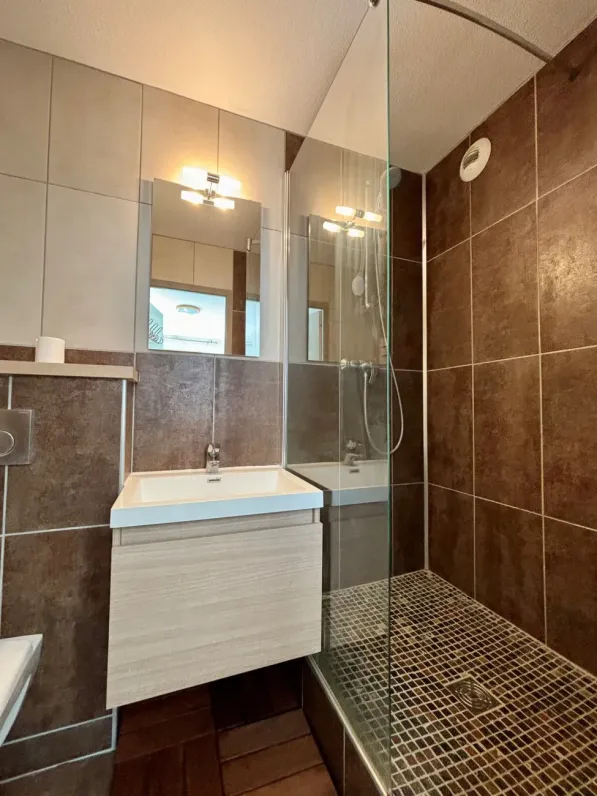 2 pièces + cabine 6 personnes coeur station 42m²