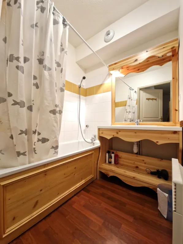 2 pièces+cabine 4/6 personnes bien placé