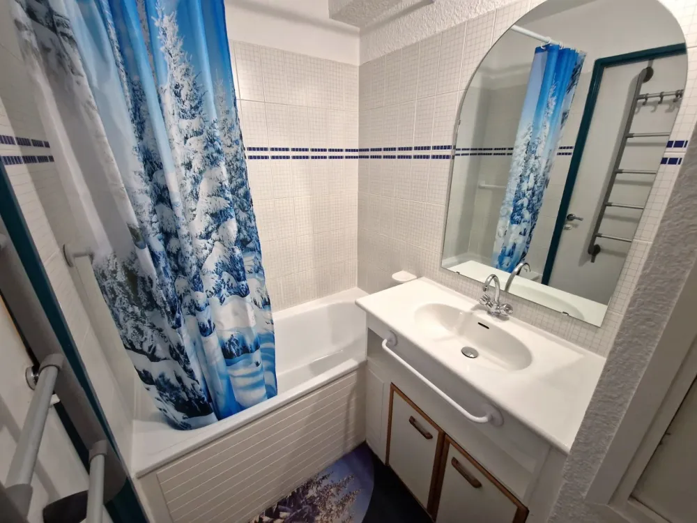 Studio 3 personnes en plein coeur station 19m²