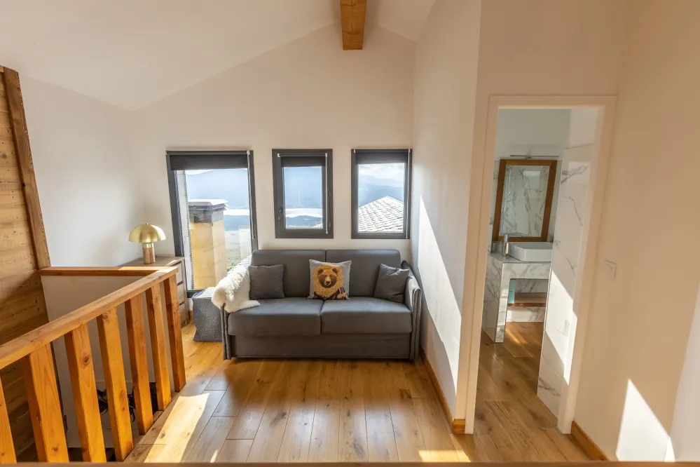 Chalet spa/piscine chauffée, vue lac, accès pistes de ski, brasero, classé 5*