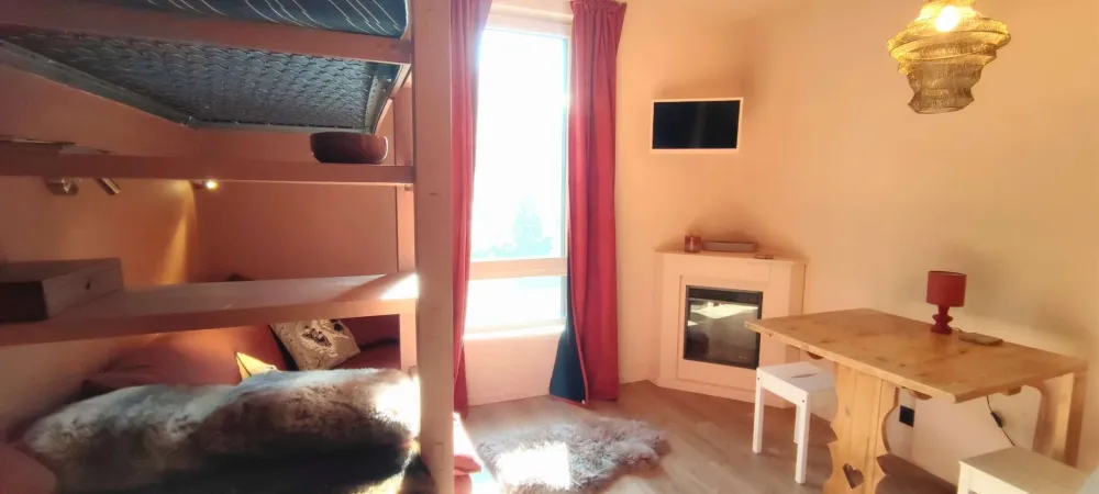 Studio rénové, confort & shopping à deux pas