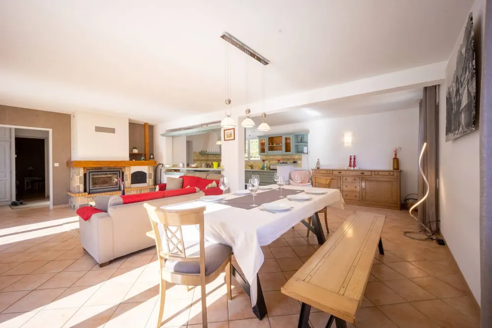 Maison pour 10 personnes genos, proche lac wifi garage