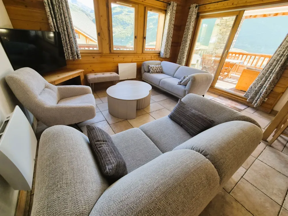 Prestige 3 vallees les menuires les bruyeres ski aux pieds 8 personnes  83 m2 possible 12 pers 2 appartements