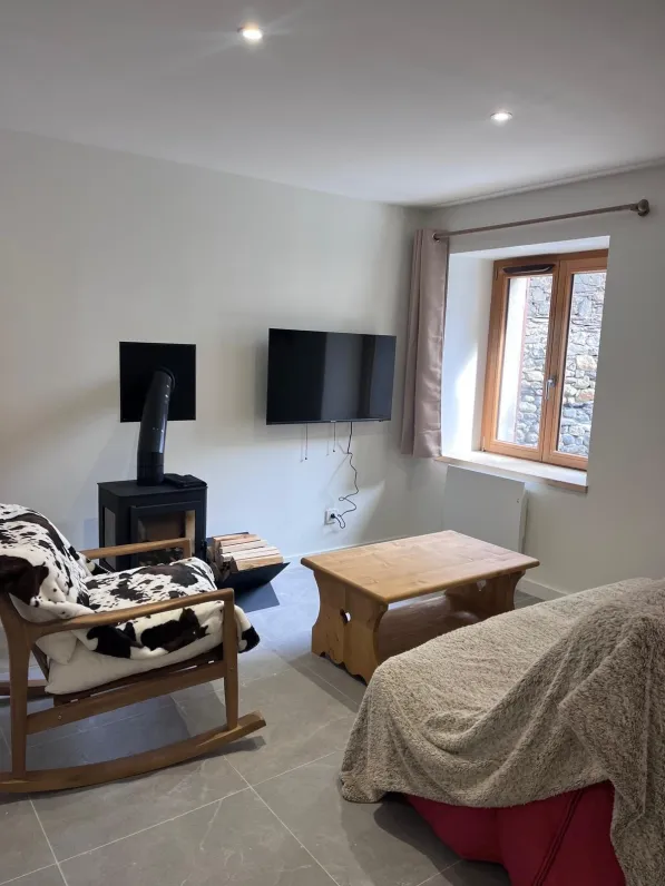 Sidérite – appartement de plein-pied 4 personnes, dans une maison au cœur de la grave, poêle & skiroom vue meije