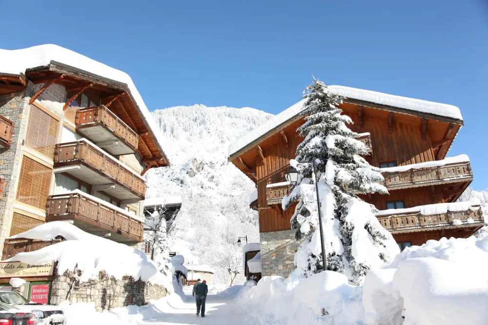 Les 2 Chalets en hiver exposé plein sud