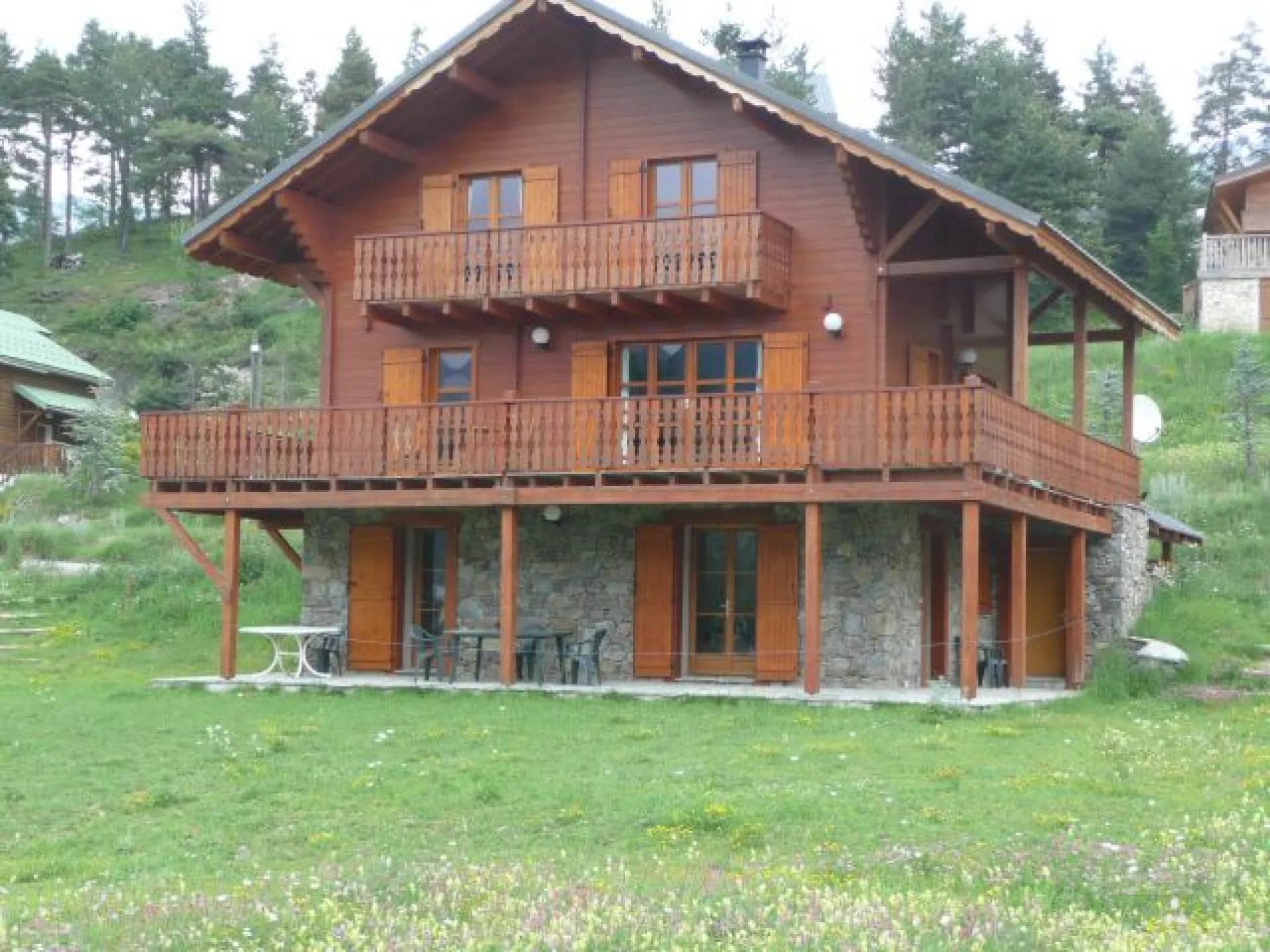 Lourouza charme d'une cheminée, grand confort, vue panoramique...