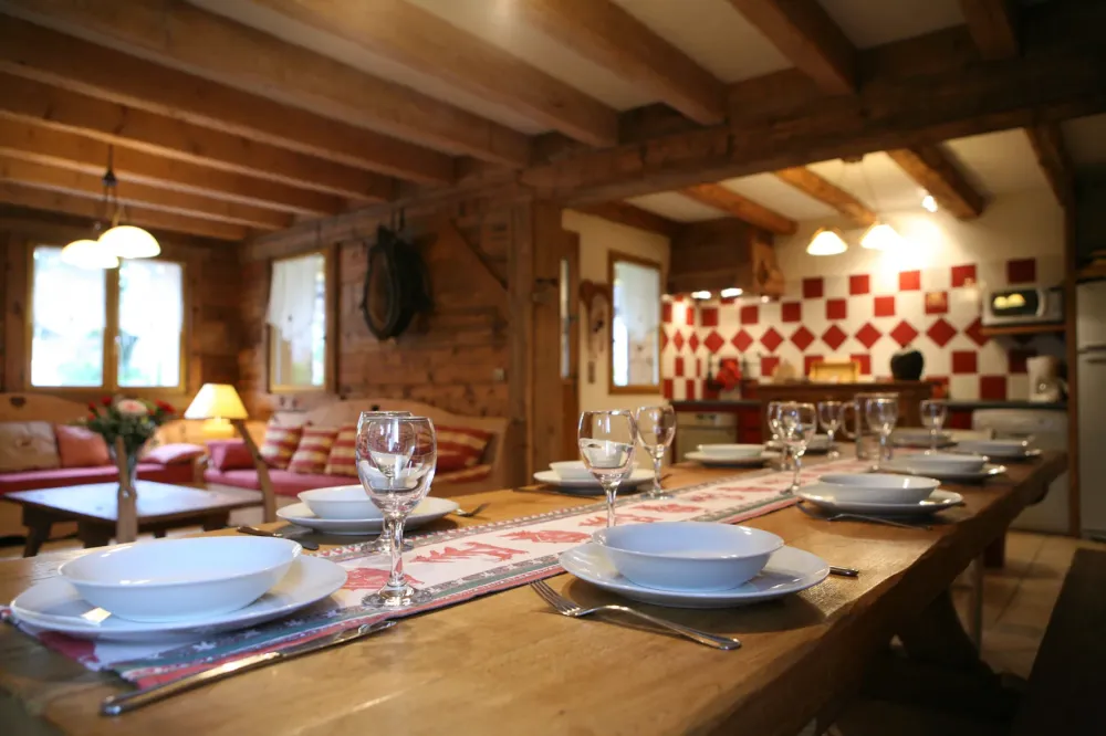 Grande table à manger pour 12 invités