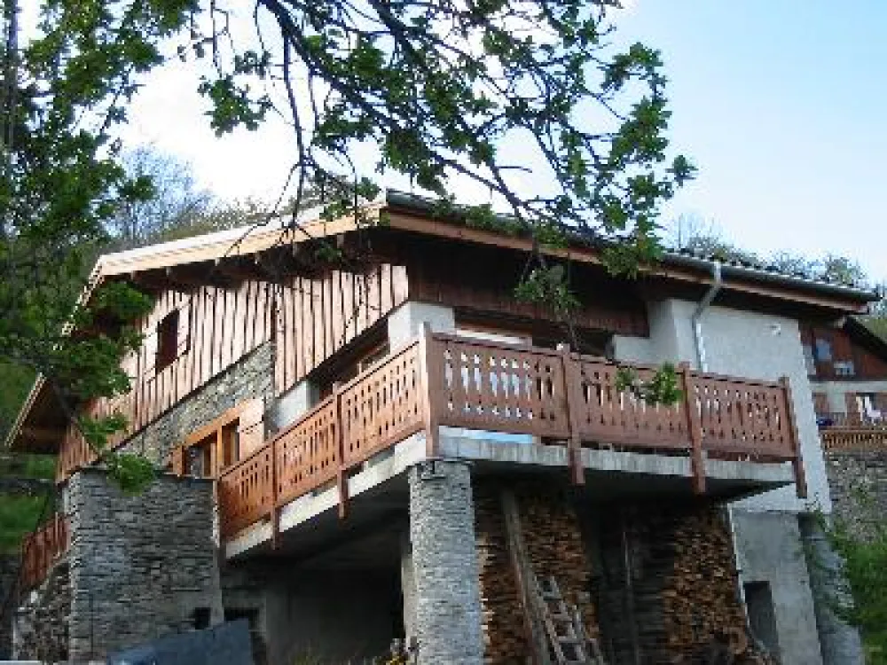 le chalet vu du jardin