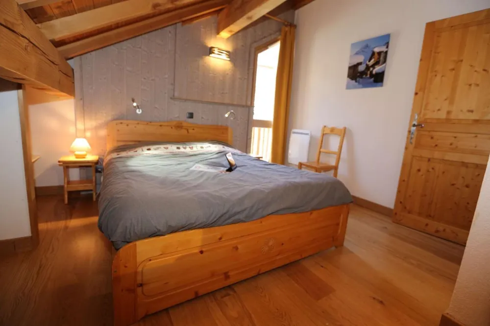 CHAMBRE 2 PERSONNES LIT 160X200