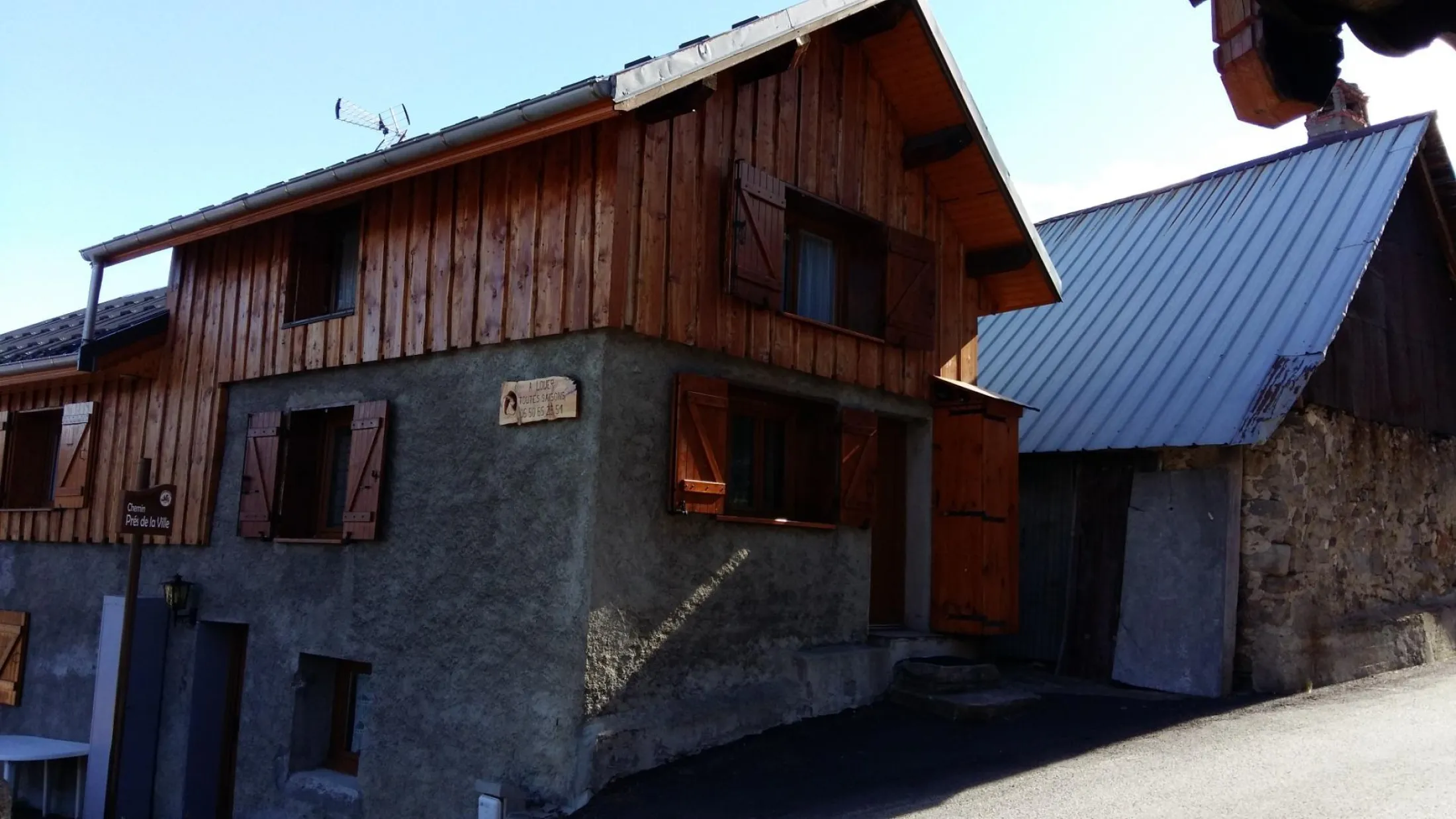 Petite maison mitoyenne