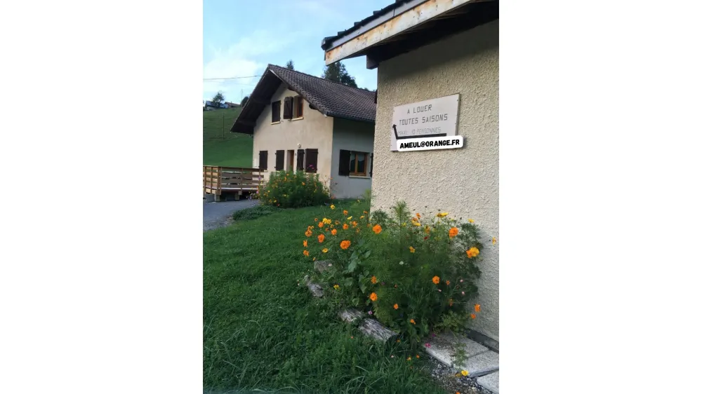 Le Chalet La Haute-Frasne en été