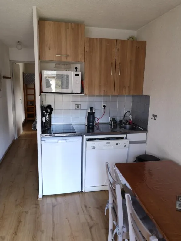 Kitchenette avec équipement complet