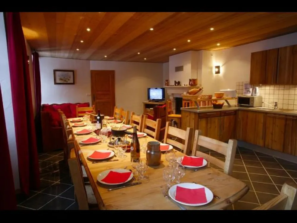 Un appartement confortable pouvant acceuillir 15 personnes.