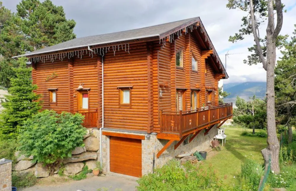 Le chalet l'été avec vue sur la CERDAGNE