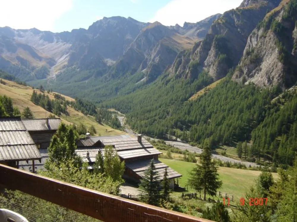 VUE DU BALCON 
la montagne la rivière